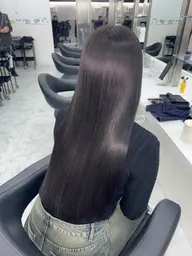 🫗湿気に負けない🫗縮毛矯正＋カット＋髪質改善トリートメント＋炭酸spa🏹