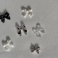 【 オフ無料 】one color 🤍 + パーツ2個 🎀 オフの有無は必ずお伝えください🌙