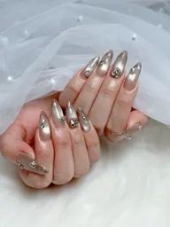 持ち込みデザイン (オフなし)¥5000 (痛ネイル等施術不可)⚠️事前にデザイン画像を送って頂ける方のみ