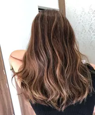 ✨ナチュラルハイライトカラー+トリートメント【部分ブリーチ込み】✨施術時間3時間～