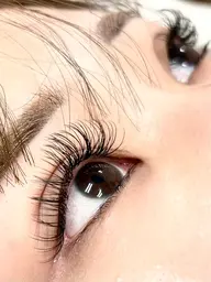 フラットラッシュ160本まで🌟オフ無料☆他店付け足しもok🌼アイシャンプー&コーティング付