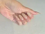 ジェルオフなし【爪矯正エクステ(ロング)】シアー系ヌーディワンカラーでナチュラル美爪に✨