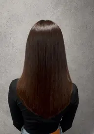 【乾かすだけでまとまる☀️】プレミアム縮毛矯正＋カット＋トリートメント🤍🌟ロング料金なし‼️ 1日3名限定🛼