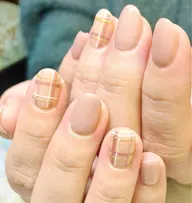 【定額ネイル アート3本​〜​4本】オフあり/爪周り角質ケア付きでつるすべ肌に✨/オフ代無料/カラー変更OK🙆‍♀️