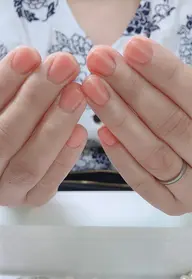 ワンカラーorラメグラ【丁寧なケア＋美しいフォルム]