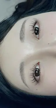 【✨オフ無料✨】🔥話題のロット式まつげパーマ　上のみ(トリートメント付き)➕下40本(毎週の月曜と金曜ご予約不可❣️)