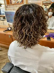 似合わせカット✂️＆コスメパーマ🌀🌀＆最高級コラーゲントリートメント💆‍♀️💭