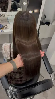 業界で話題沸騰中✨️トリートメント界のHERMES❗️癖も伸びるケラチントリートメント✨️