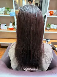 暖色カラー(赤、ピンク系)平日、12時~のみ受付月曜、火曜、木曜日受付不可