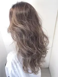 ✨話題の酸性薬剤使用✨プラチナプラン✨カット&デザインパーマ&トリートメント✨ハイダメージ毛にも対応した薬剤使用✨要相談