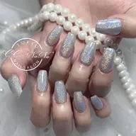 【初回オフ無料✨ケア込み✨定番のユニコーンネイル🦄【パウダーで施術】