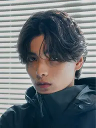 【期間限定価格❗️】骨格矯正カット✄⃰+フェザーパーマ🌀＋高保湿トリートメント✨