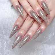 平日限定·スカルプ長さだし+ワンカラ一/ラメグラ8500土祝日9500【初回ジエルオフ無料ケア込み