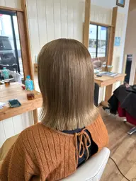 👑デザインカラー👑(ブリーチ+オンカラー込)+トリートメント付き