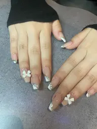 斜めフレンチおリボンネイル🎀ラインストーン🌟