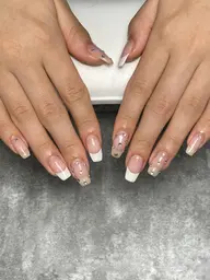 モデル募集❣️【オフ込】🦋シンプルデザインコース⭐️❣️(パーツは、ストーンのみ何個でも可)