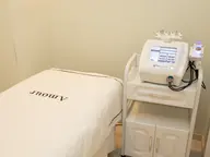 [小顔&引き締め&透明感に]キャビテーション小顔+毛穴洗浄＋美白パック80分