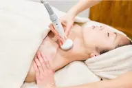 ふんわりリフトフェイシャル【デコルテ付き】