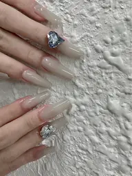 🔥チップ長さだし🧚🏻ワンカラー✨と大きいパーツ💫