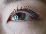 パリジェンヌラッシュリフト⭐️⭐️⭐️根本パッチリ潤艶まつ毛☆