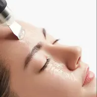 毛穴汚れや皮脂が気になる方👀✨超音波振動でなめらかつるん肌に🫶〘 肌分析+ディープクレンズ+フェイシャルエステ〙
