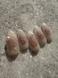 ニュアンスネイル(真ん中の部分好きなマグ.フラッシュお選び頂けます)♡口コミ投稿でオフ無料