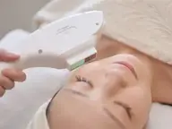 【フォト光フェイシャル💡毛穴洗浄付き👃】赤みやくすみ軽減✨肌ツヤ・トーンアップに💞