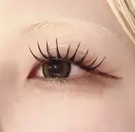 【マツエク】💖韓国風束感💖フラットラッシュ上140本+まつげケアトリートメント付🪄︎︎◝✩