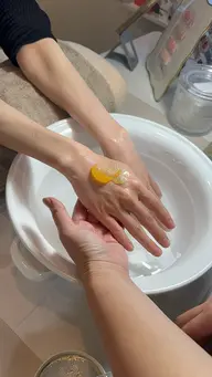 ハンドスパ　(甘皮ケア、ハンドバス、マッサージ、スクラブ、ハンドマスク)