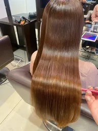 ✨髪質改善美髪ストレート＋活性ケラチントリートメント＋RefaウルトラファインバブルVEENA¥33000→18700