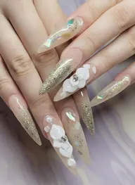 《前回施術より30日超えて来店》ジェルチップ(長さ出し)持ち込みデザインやり放題(オフ込み) 16,000円