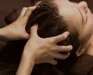 ◇炭酸ヘッドマッサージ   カッサで優しくツボを刺激リラックス効果！！