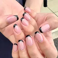 ✨️オフ無料✨️フレンチ(ベースワンカラー込)🌼*・ ¥6,000