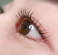 ✨2回目まで同料金✨まつげパーマ❗美容液付き（平日17:00以後と土日祝+300円)