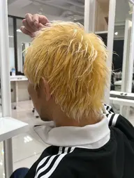 ブリーチリタッチ(2〜3cm)+プレミアムカラー✨️(ロング料金なし)