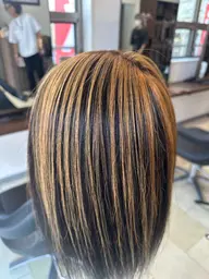 ¥6000（現金支払いのみ）BOBスタイルの方おすすめ♪ ワンブリーチアンブレラカラー