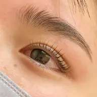 まつ毛+眉毛【人気No. 1メニュー】　　　　　　　　　　　　　　　　　　　まつ毛パーマ＋ハリウッドブロウリフト