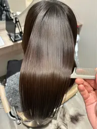 メンテナンスカット➕柔らかナチュラルに仕上がる地毛風ストレート➕内部補修トリートメント🫧