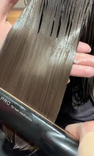 【最高級髪質改善ケラトトリートメント】髪の毛の内側からタンパク質を浸透させます!ダメージ補修🤩ハリコシツヤのある髪へ✨