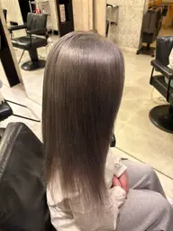 【🫐ブリーチ+オンカラー🫐】メンズ、レディースどなたでも大丈夫です!✨️平日水曜日だと20:00-のご案内が可能です