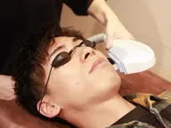 人気NO.1【顔脱毛/ヒゲ脱毛】2回目以降も使える！顔全体7ヵ所 　22330 →7900