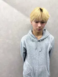 韓国カット+ケアブリーチ＋カラー