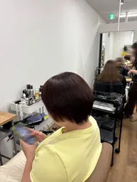 ＜女性限定・ショートヘア>カット+シャンプー ¥500