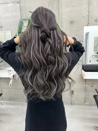 地毛を活かしたハイライトカラー