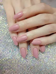 ワンカラー初回オッフ無料となります!ワンカラージェルネイル、900色ご用意して降ります!オッフ必要の方合わせ70分です!