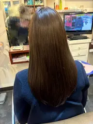 縮毛矯正(全体)+カット+トリートメントになります。