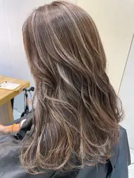 🍒ミニモ限定クーポン🍒表面のみハイライトカラー🌺❤️(ケアブリーチ)➕コアミートリートメント🫧