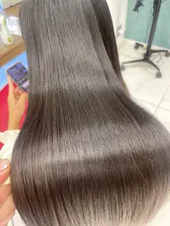 🌧️春に向けての贅沢コース🌧️髪質改善縮毛矯正+集中ケア3ステップトリートメント🤎