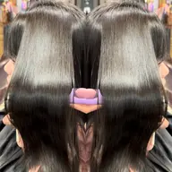 ダメージレス縮毛矯正✨クセや広がりが気になる方、多毛な方は縮毛矯正オススメです⭐️朝のスタイリングが楽になります✨