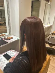 毛先カット＋トリートメント（鎖骨より下​〜​3cmカット）